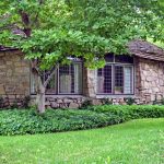 "Mushroom House" - Earl Young Mushroom House Tours